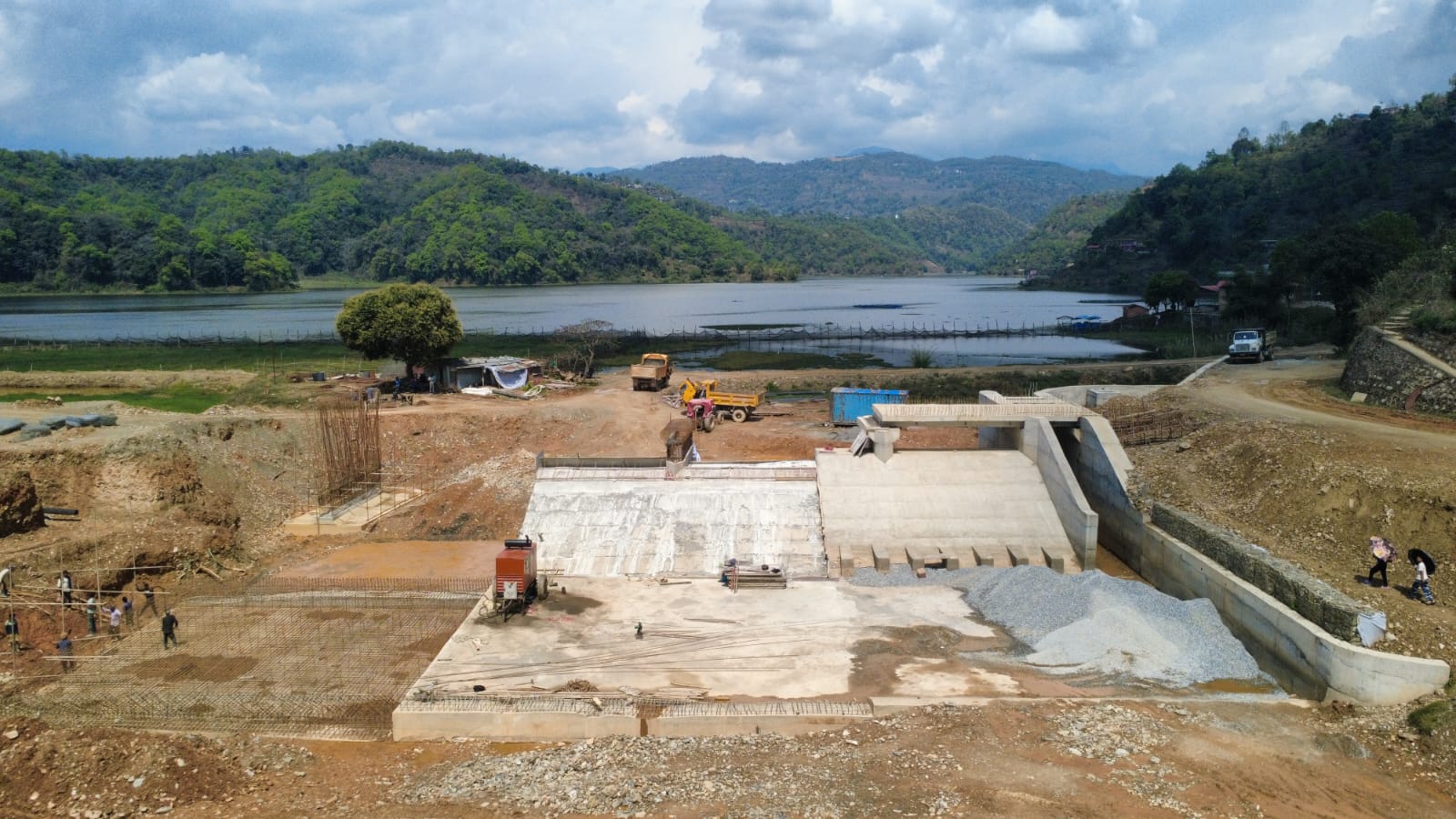  यसरी  फेरिदैछ रुपाको रुप 